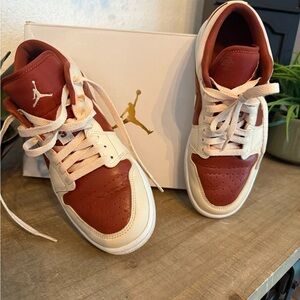 🔥 Authentic Jordan 1 Low PRO SAMPLE —